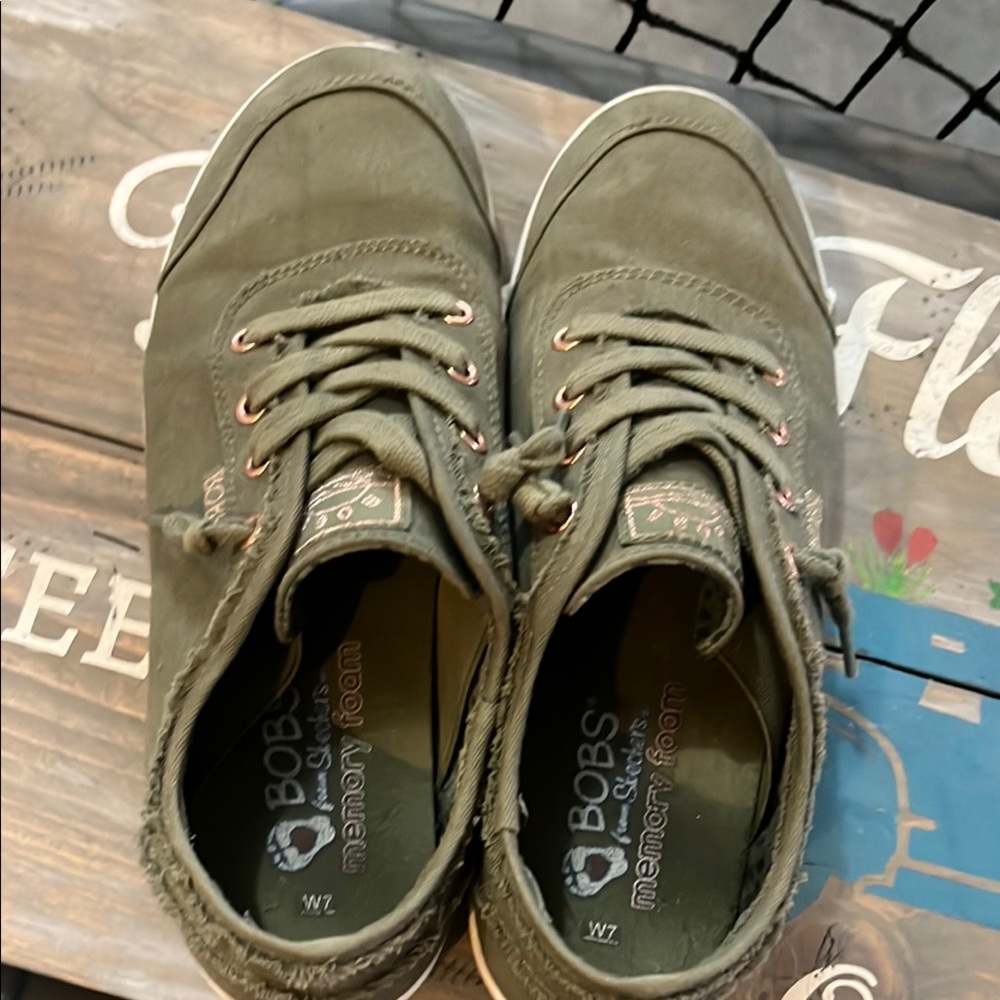 Skechers Women’s Olive Casual Shoes 7